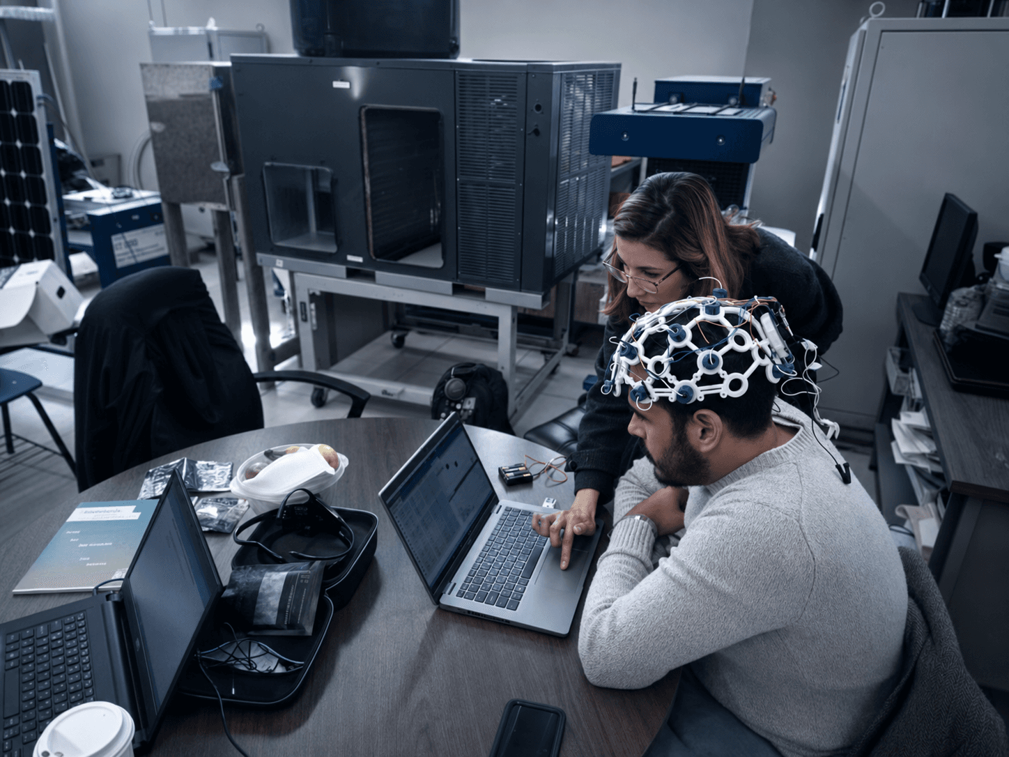 Sesión de medición con diadema EEG